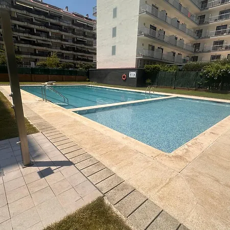Apartamento Malgrat De Mar דירה *